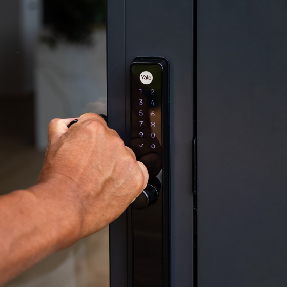 YALE UNITY SLIM 4 POINT SMART LOCK - WITH SHOOTBOLTS – The Lock Shop